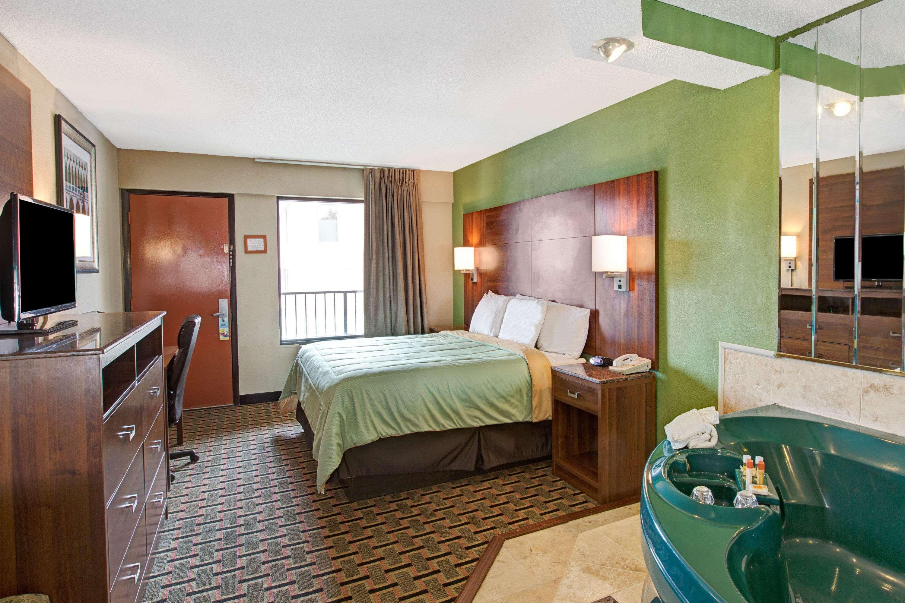 Days Inn Conover/Hickory Zewnętrze zdjęcie